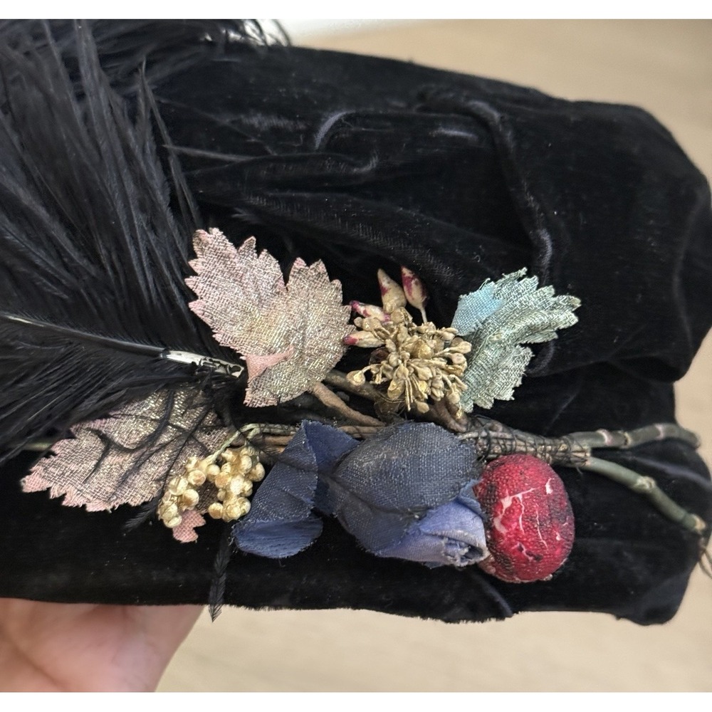 Antique Edwardian Black Velvet Ostrich Feather Ladies Hat 1900s Floral Accents - Picture 5 of 9